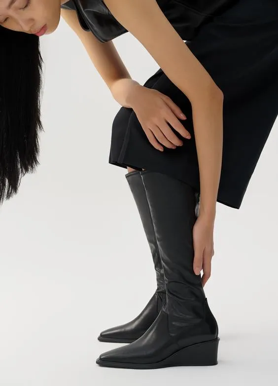 Anino Boot in Black