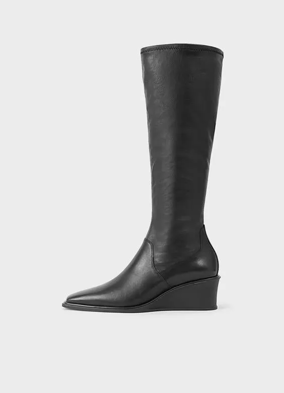 Anino Boot in Black