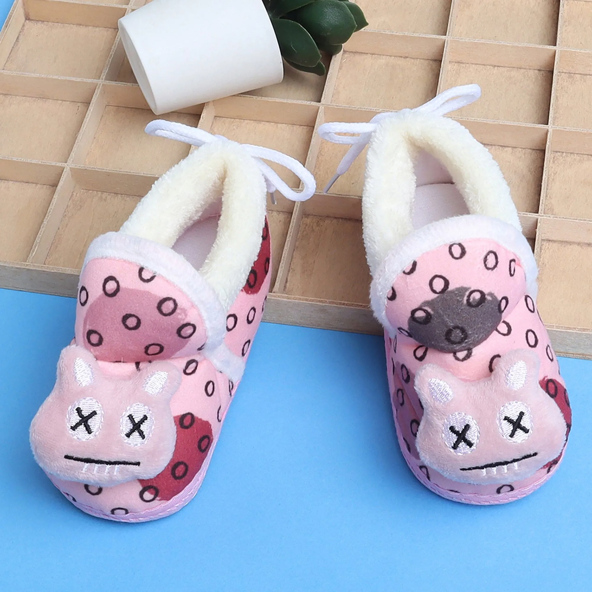 Baby Moo 3D Dizzy Cat Soft Slip-On Anti-Skid Plush Warm Booties - Peach