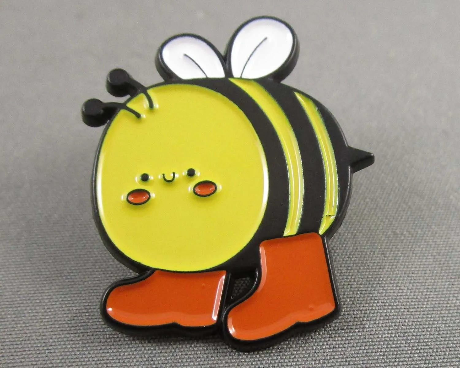 Bee with Boots Enamel Pin 1pc (BIN 50)