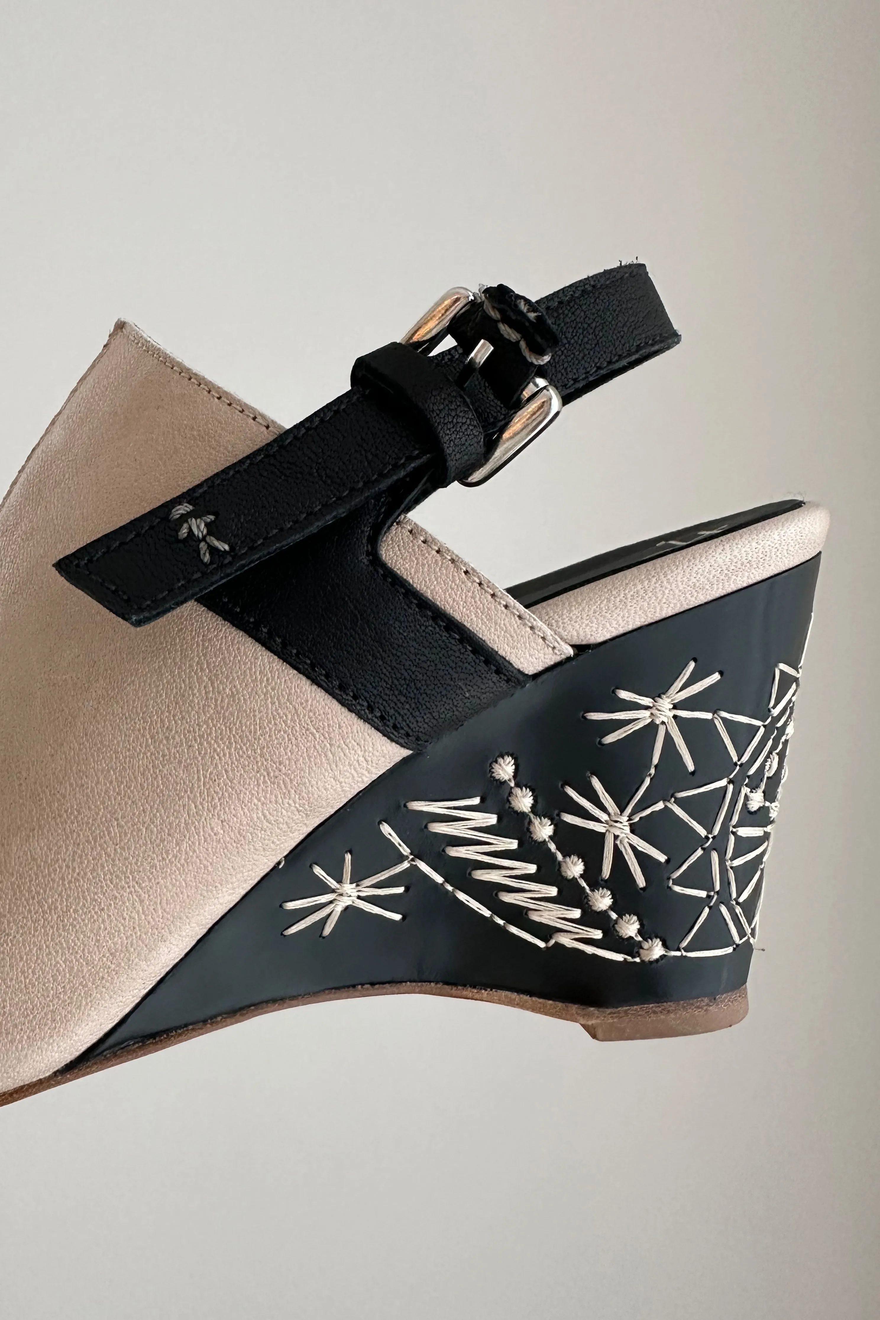 Leather Wedge Sandal in Old Iron Cream and Black