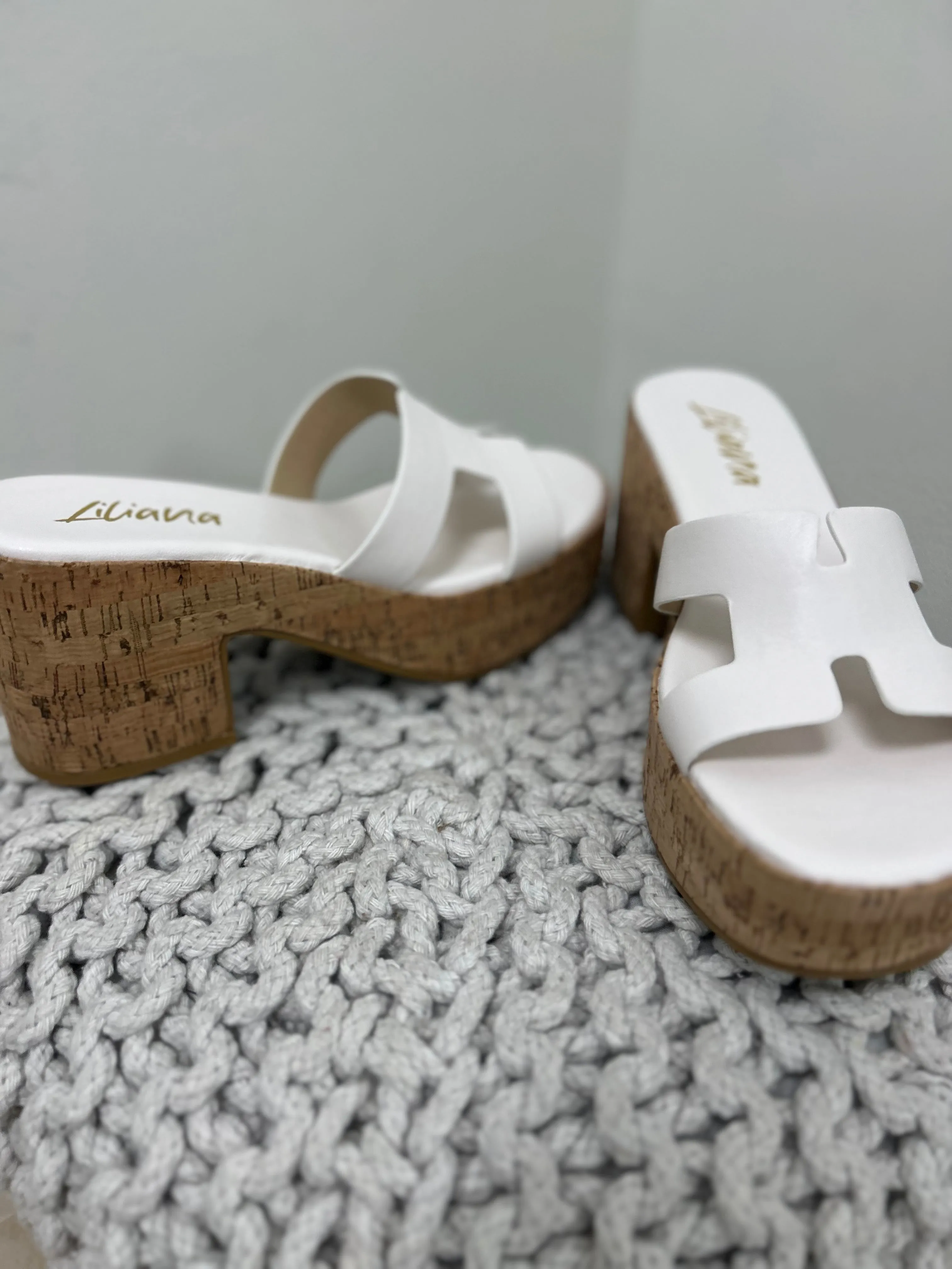 Rein's Wedge Sandal