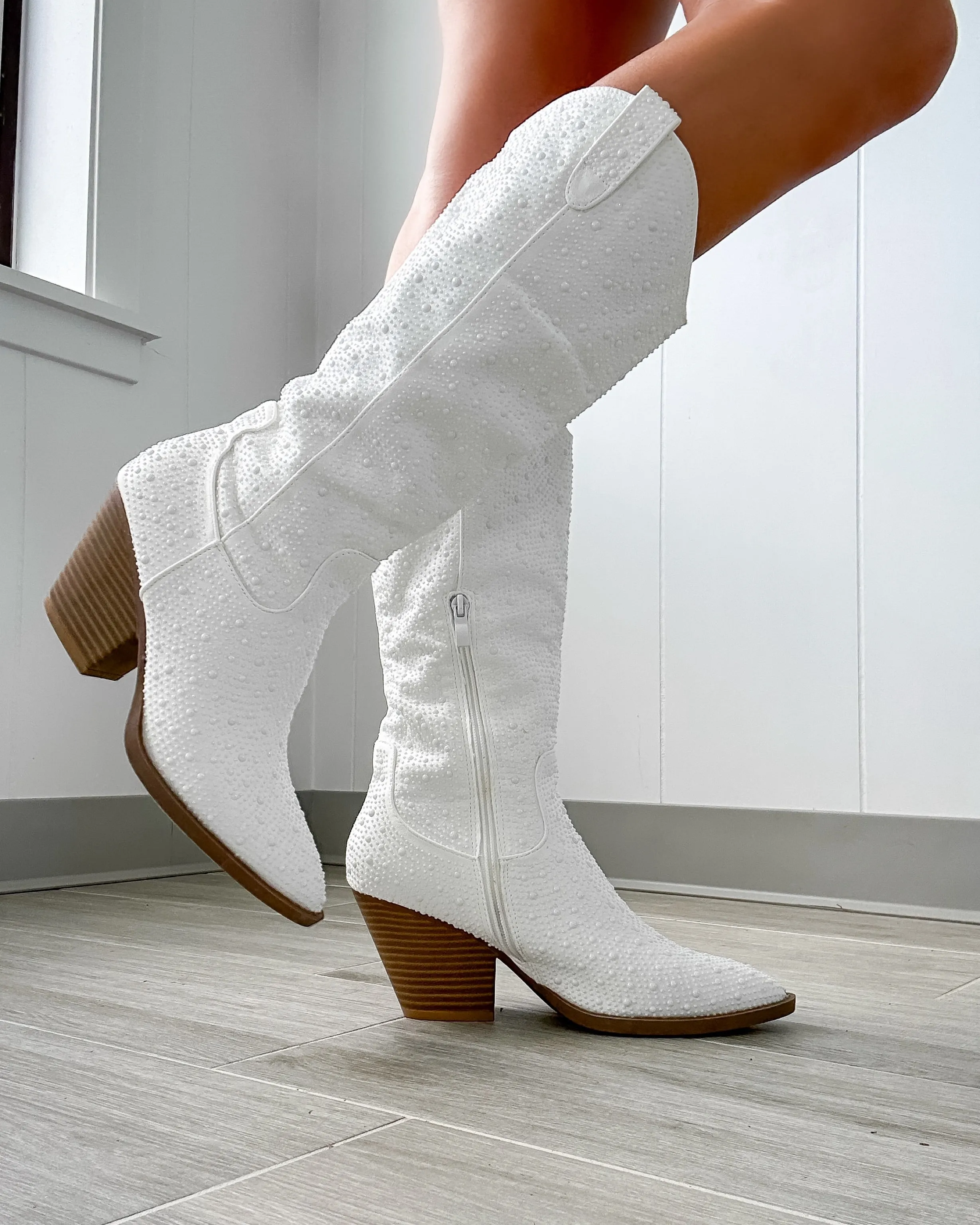 Southern Belle Pearl Cowboy Boots - Ivory