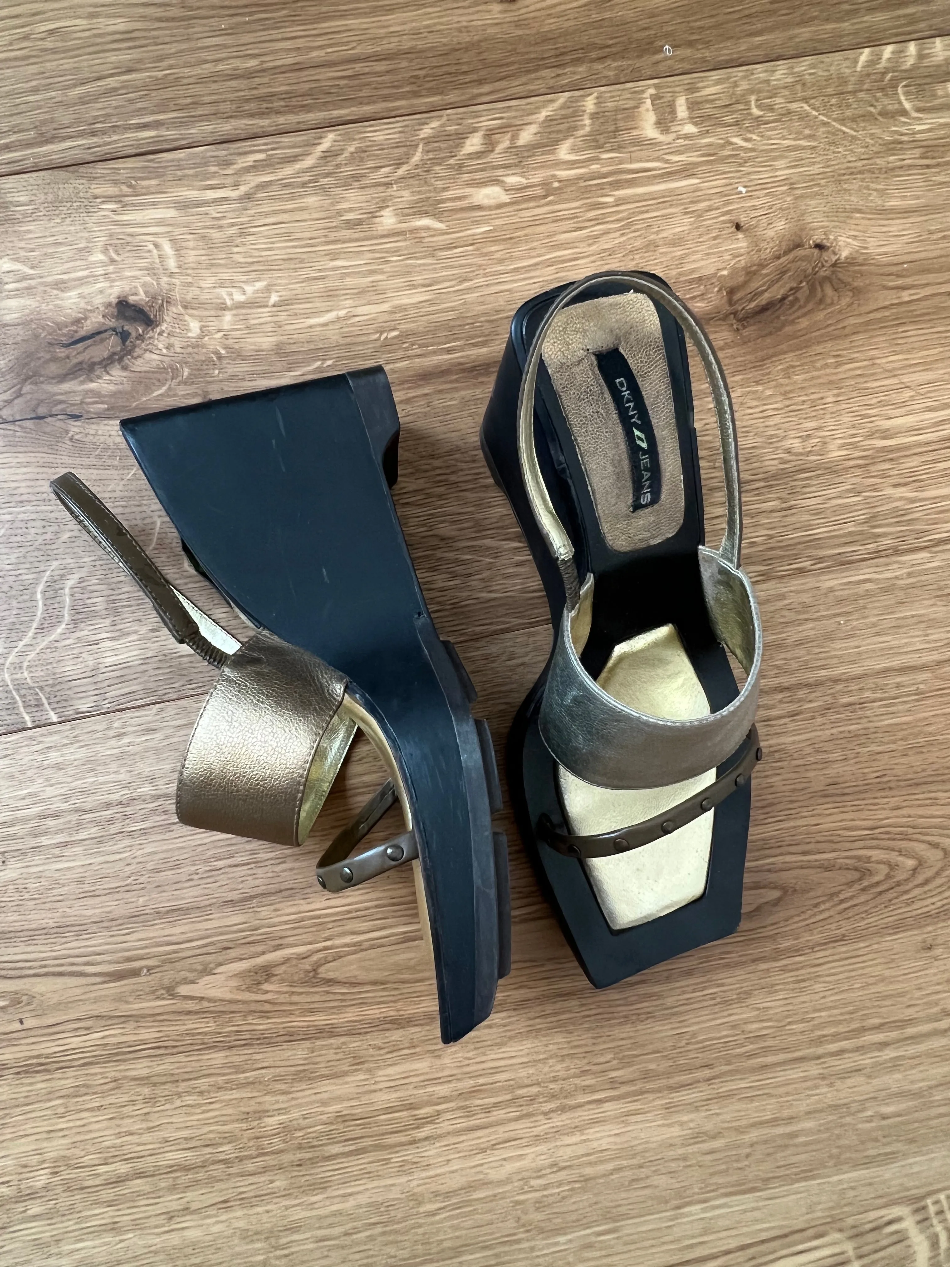 Vtg DKNY Wedges