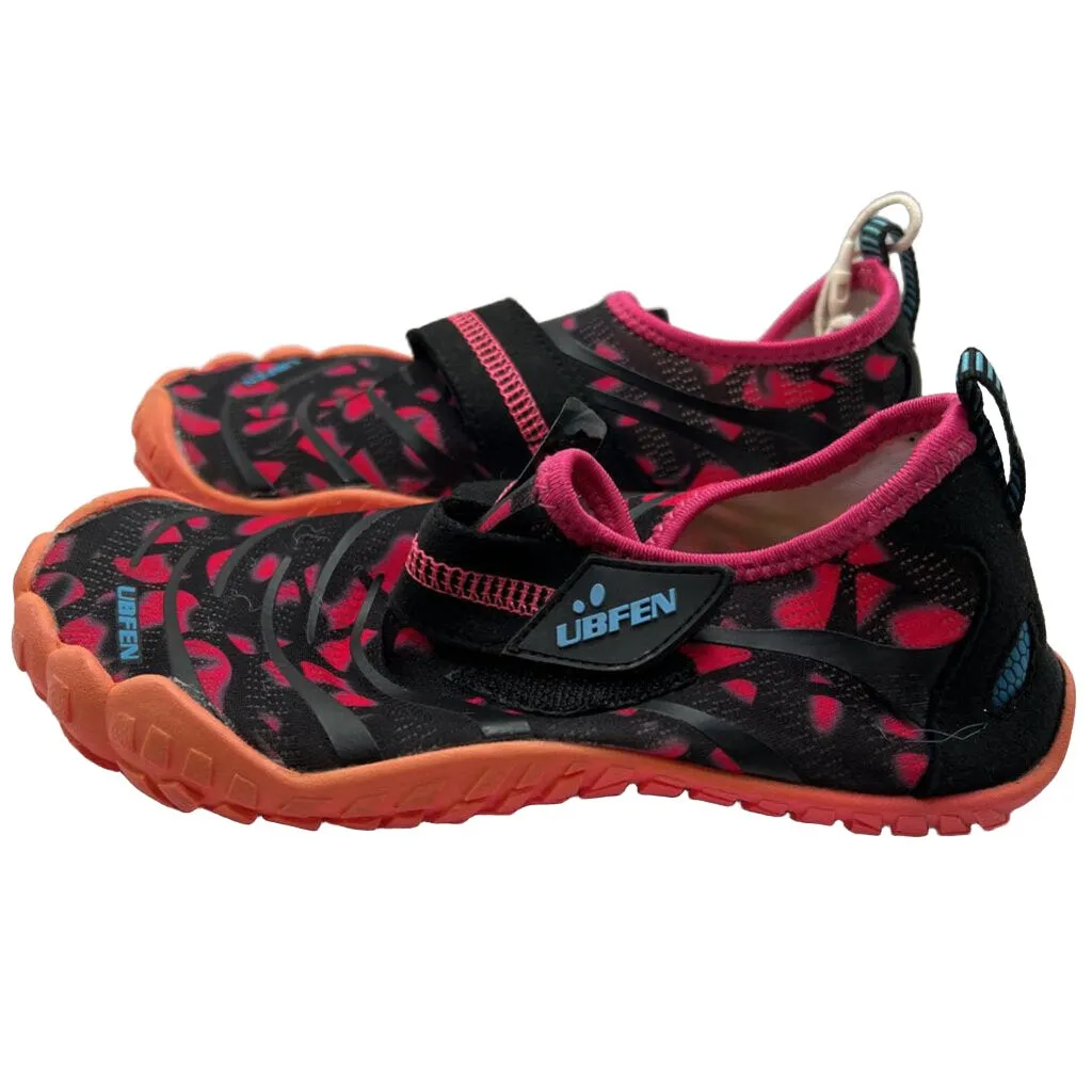 Water Shoes / Pink Spots